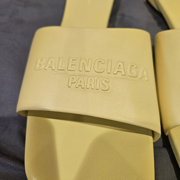 Balenciaga Duty Free Nude Sheepskin Leather Logo Flat Sandals Size EU 38 - Picture 2 of 6